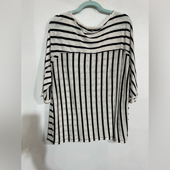 Calvin Klein, white black stripe 100% linen T-shirt  L NWOT - Picture 2 of 4